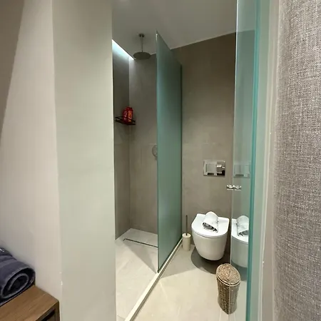 Erasmia Beachside Apartment *